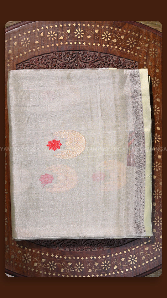 Floral Elegance Handwoven Saree