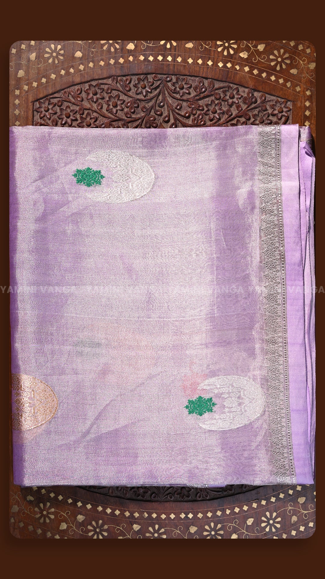 Elegant Lavender Handloom Saree with Floral Motifs
